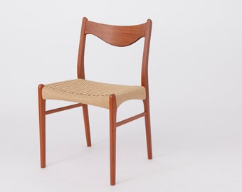 1 of 5 Arne Wahl Iversen Mid century teak dining chairs with papercord seat, for Glyngøre stolefabrik, Model GS61, Denmark 1960s Vintage