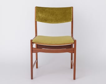 1 de 5 Silla de comedor vintage de teca, años 70, Alemania, estructura de madera restaurada, asiento tapizado en verde, estilo moderno de mediados de siglo.