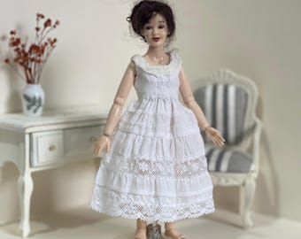 Sottoveste in miniatura, camicia da notte, abito in pizzo stile lingerie, vestiti realistici per bambole, abbigliamento per casa delle bambole 1:12