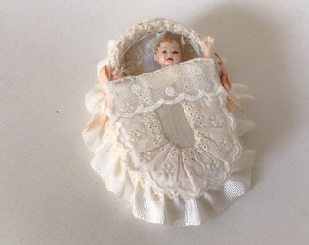 1/12 Miniature baby cot crocheted. Moses for doll. Carry cot for dollhouse. Mini crib for a child.