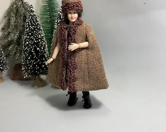 Miniature doll cape, Dollhouse clothes, velvet green cape for doll, miniature clothes, Heidi Ott clothes, dollhouse cape with hat, elegant