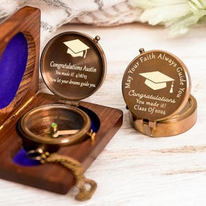 Brújula grabada personalizada para graduación, regalo de la clase de 2025, regalo de graduación universitaria, regalo para él, regalo de bautismo