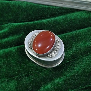 Coraline Gemstone 925 Sterling Silver Pill Box, Vintage Handmade Silver Decorative Box, Antique Silver Box, Weight: 19.1 Grams