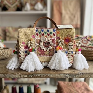 Bolso estilo bohemio bordado Banjara con conchas y borlas, bolso étnico tribal de patchwork, bolso de estilo bohemio gitano, regalo artesanal único.