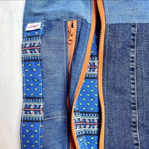 Bolso para esterilla de yoga de mezclilla reciclada hecho a mano: bolso de patchwork estilo boho con bolsillo.