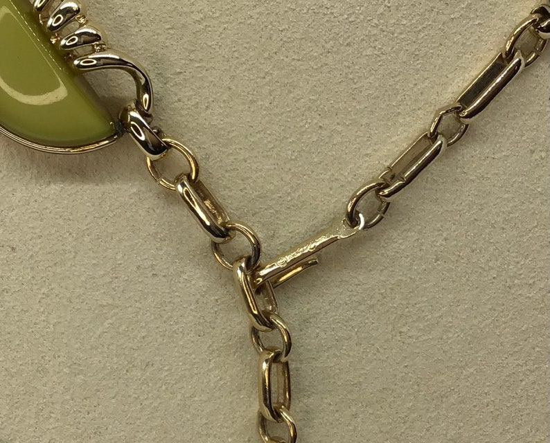 Vintage Estate Coro Gold tone Lime Apple Green Half Moon Lucite Choker Necklace image 5