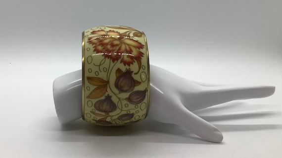 Vintage Floral Enamel Hinge Bracelet main image 1