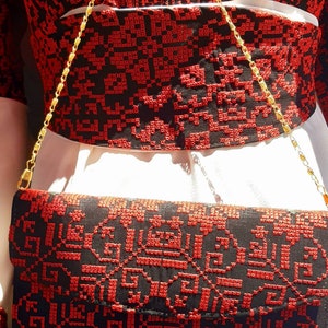 Bolso Tatreez, bordado a mano por mujeres, diseño palestino, fabricado en Jordania