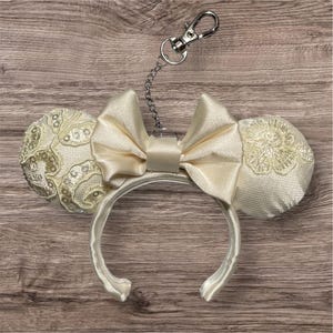 Padme Amidala wedding dress inspired mini mouse ear keychain, Minnie ears, Mickey ears, Star Wars, Star Wars keychain.