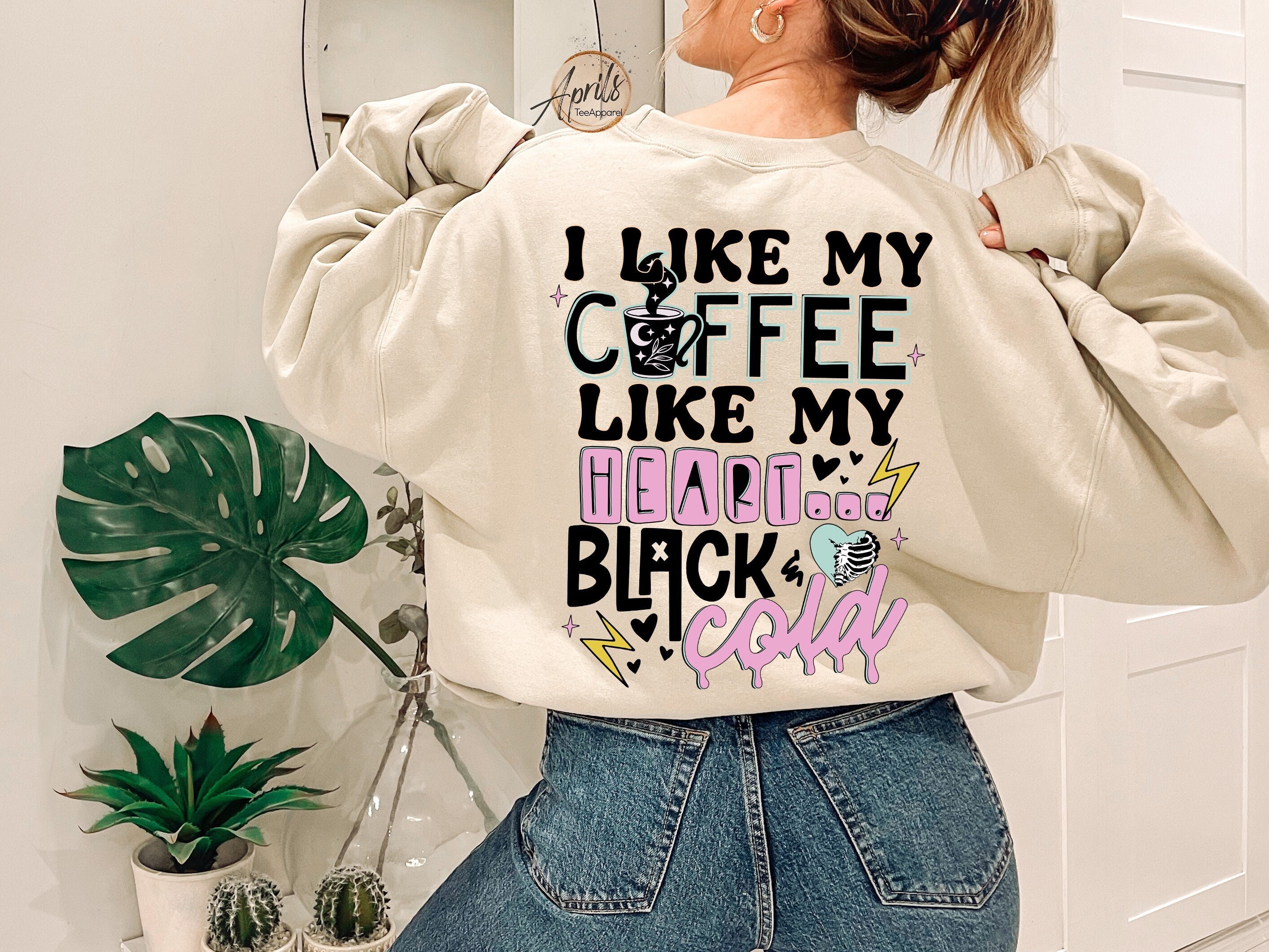 CLOTH & CROSS Iced Coffee Queen Tシャツ