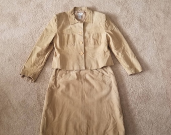 Vintage Jacqueline Ferrar Suede 2 Piece Skirt Suit Blazer Women's size 14 Beige