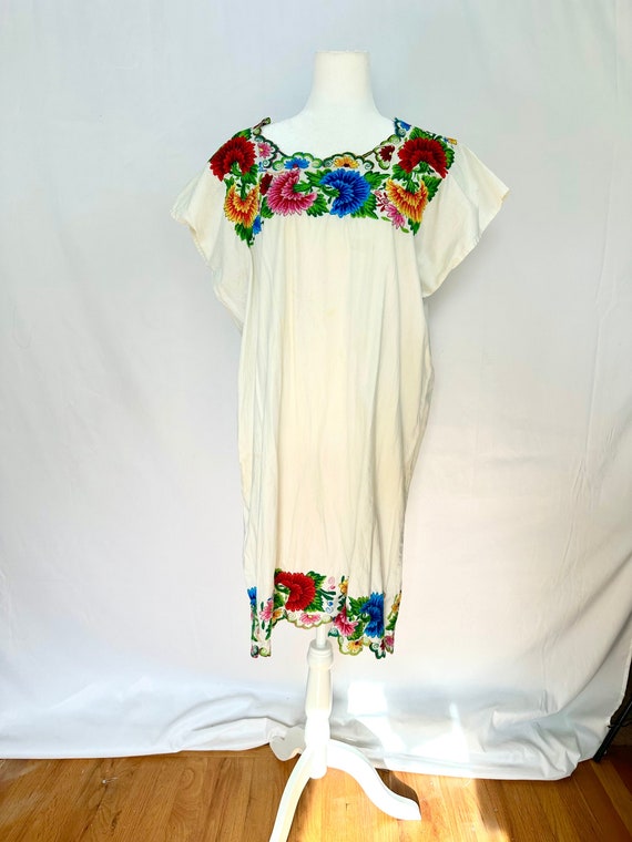 Vintage 1960’s/70’s Embroidered Mexican Dress - image 1