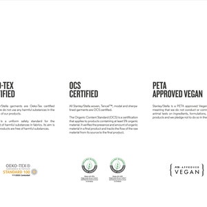 Op de afbeelding: Een witte achtergrond met drie logo's. Het bovenste logo is Oeko-Tex Certified, het middelste logo is OCS Certified en het onderste logo is PETA Approved Vegan. De logo's zijn allemaal in zwarte tekst met witte contouren.