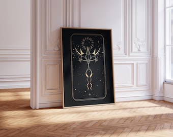 Puede incluir: Un cuadro rectangular con marco que presenta un fondo negro con arte lineal dorado. El diseño muestra un símbolo central en forma de corona, un motivo de rayos de sol arriba y el número romano IV en la parte inferior, rodeado de estrellas.