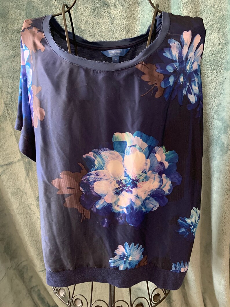 Extra large Indigo floral top by Vera Wang