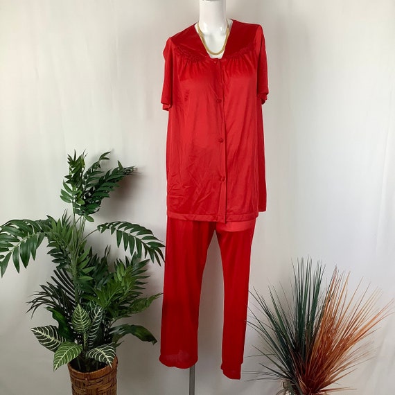 Vanity Fair Vintage Red Pajama Set Size M