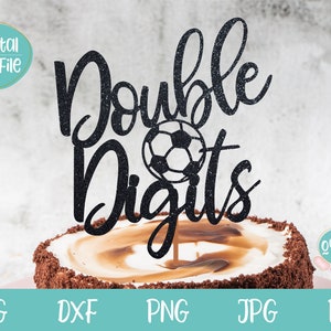 Zweistellig Cake Topper svg mit Fußball, 10. Geburtstag svg, Junge 10. Geburtstag svg, 10. Fußball Party svg, 10. Fußball Geburtstag svg