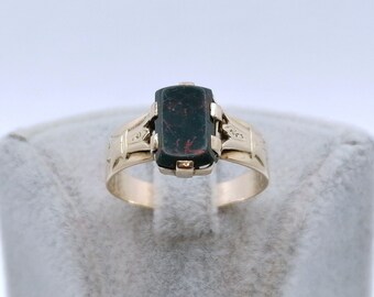 Ring 585 red gold with heliotrope signet ring size. 61