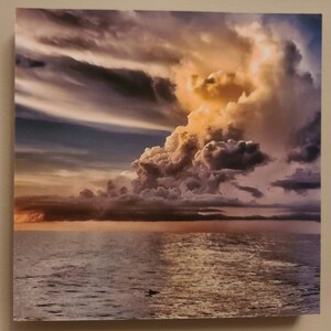 Ozean Sonnenaufgang Cloudscape mit Delphin Cameo - Digitaldruck auf 8 x 8 Foto-Fliese