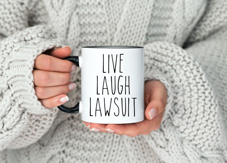 Live Laugh Demanda, Taza de abogado, Copa de abogado de defensa, Graduación de la facultad de derecho, Regalo de estudiante de derecho divertido, Taza de compañero de trabajo, Decoración de oficina de abogado imagen 4