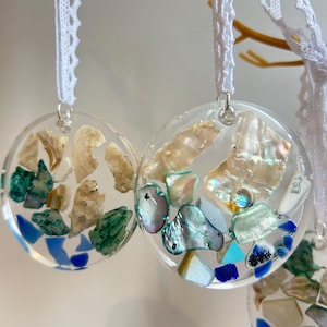 Blaues Seeglas und Muschel Dekoration, Sun Catcher, Weihnachtsdekor X 3 Unikat