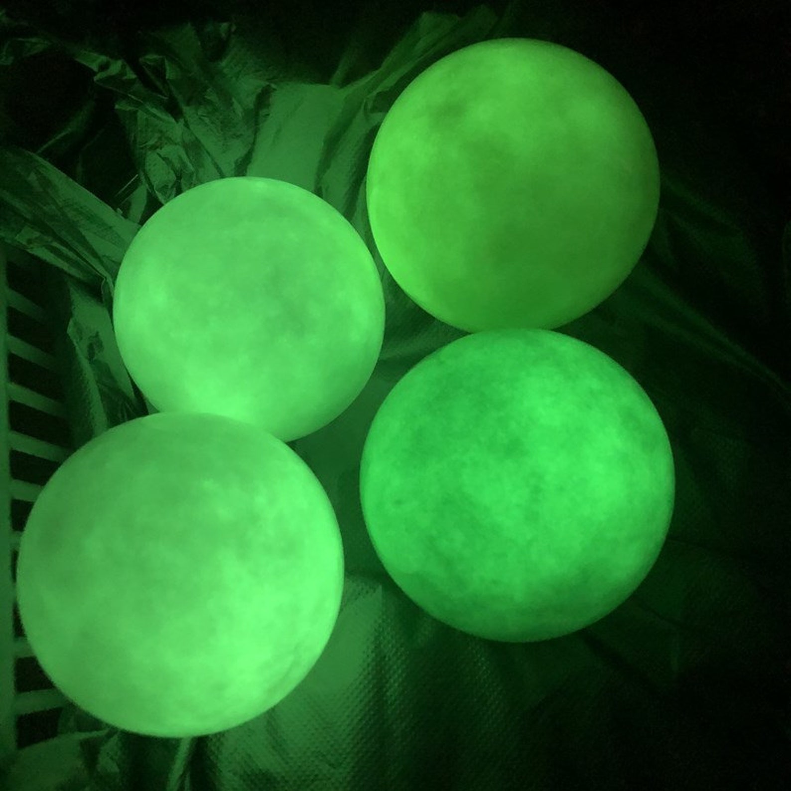 Natural Luminous Ishihara Specimens of Mineral Crystal Luminous Ball