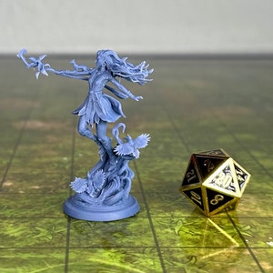 Lesika Light-Eyed - Elven Druid - Unpainted Miniature