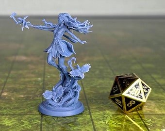 Lesika Light-Eyed - Elven Druid - Unpainted Miniature