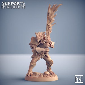 Dragonguard - Pose B - 32mm Scale - Unpainted Miniature