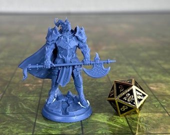 Dragonborn Knight Miniature with Greataxe - 32mm Unpainted Figure
