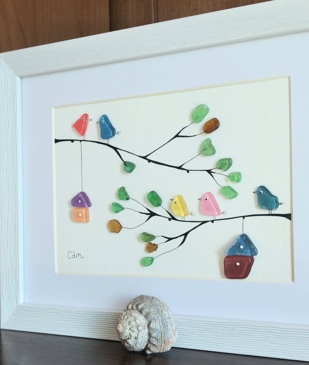 水辺の家と小鳥たち〜秋〜　シーグラス／天然石／フレーム／アート 岩の上のシーグラスの鳥、シーグラスの絵、ユニークな小石アート、海岸