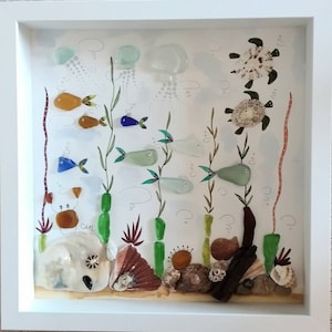Fondo de mar y peces de vidrio de mar - Cuadro de vidrio de mar y guijarros - Enmarcado único hecho a mano - Arte de vidrio marino