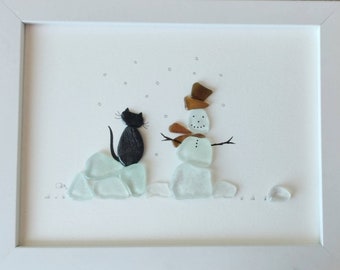 Zeeglaskunst en kiezelkunst - Sneeuwpop - Unieke handgemaakte ingelijste - Zeeglasfoto - Kerstdecoratie