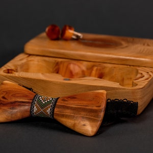 Wooden bow tie with box/ Bow Tie for Groom/ bow tie for Him / groomsmen bow tie/ creative bow tie/ boho bow tie/ bow tie with embroidery
