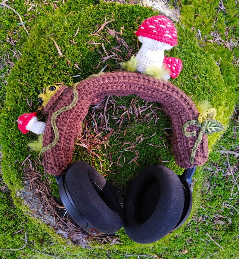 Woodland headphone cover, frog, mushroom, squirrel, nature, forestcore, crochet pattern (US, FR) image 3