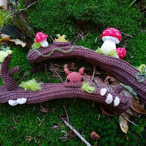 Woodland headphone cover, frog, mushroom, squirrel, nature, forestcore, crochet pattern (US, FR) image 2