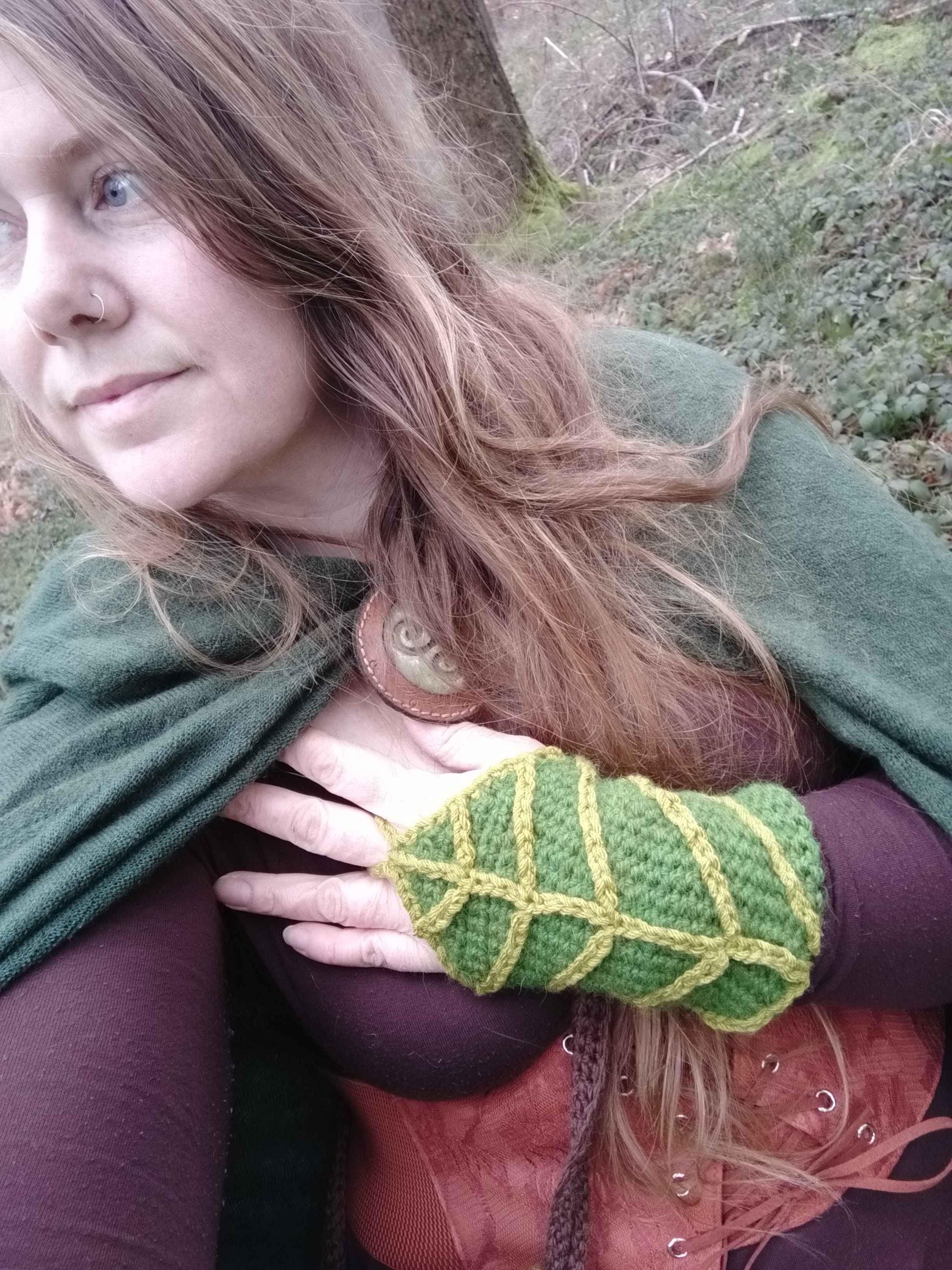 Elven Leaf Arm Bracers, Druid or Archer Cosplay, Fantasy Costume