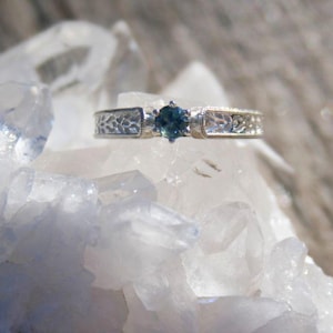 Montana Sapphire Herringbone Band