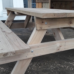 Six seater strong picnic table woodworking plans image 2