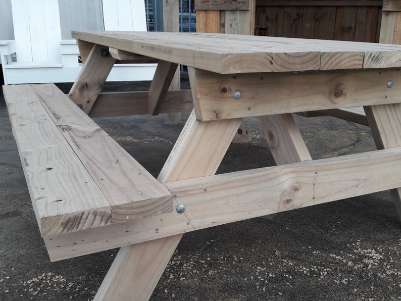 Six seater strong picnic table woodworking plans image 2