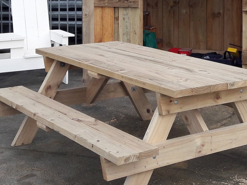 Six seater strong picnic table woodworking plans image 1