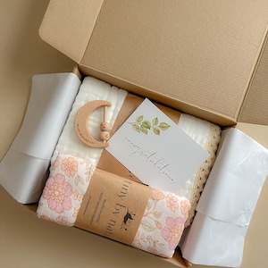 BABY GIFT BOX, baby bundle, baby shower gift, new baby gift, newborn gift box, welcome baby gift set, neutral baby gift box, baby girl gift