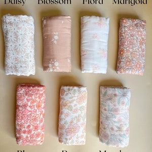 FLOWER BABY SWADDLE, organic cotton muslin swaddle, floral muslin blanket, baby girl blanket, baby girl shower gift, pink baby girl swaddle