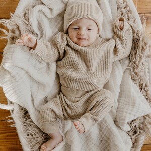 6 layer organic cotton gauze baby blanket with lace edge | Baby shower gift image 2