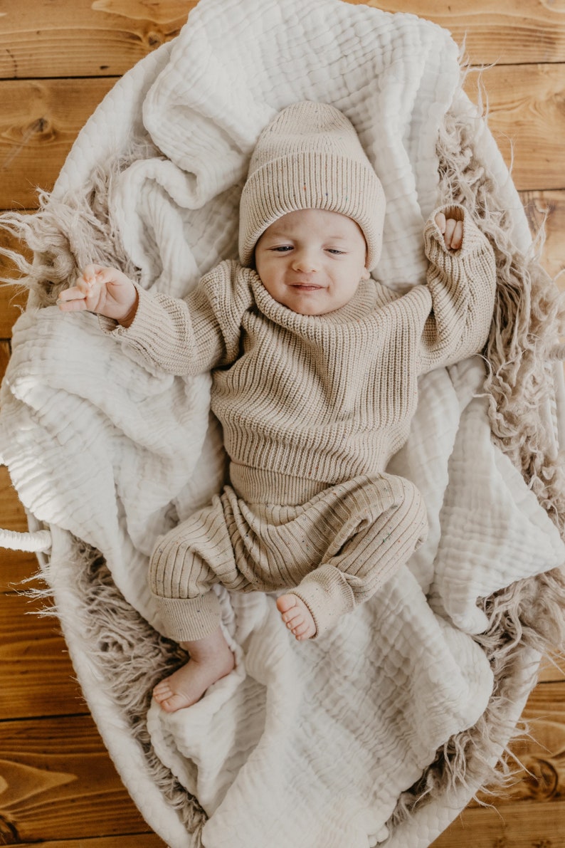 6 layer organic cotton gauze baby blanket with lace edge | Baby shower gift image 2