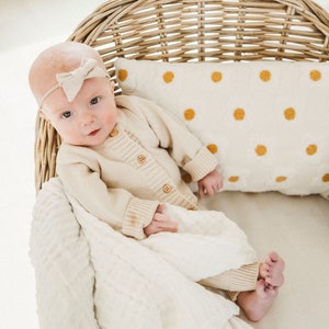6 layer organic cotton gauze baby blanket with lace edge | Baby shower gift image 8