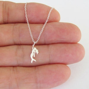 Sterling Silver 16mm tiny Mermaid pendant neclace (Brand new)