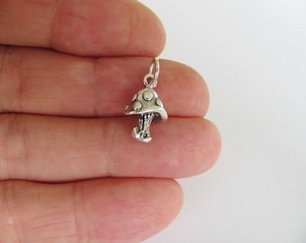 Solid Sterling Silver 13mm 3d Mushroom small charm (Brand-new)