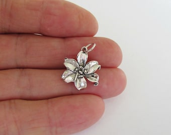 Solid Sterling Silver 18mm Lily flower charm (Brand-new)