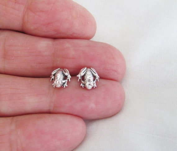 Sterling Silver 8.5mm Frog with Hypo-Allergenic P… - image 1